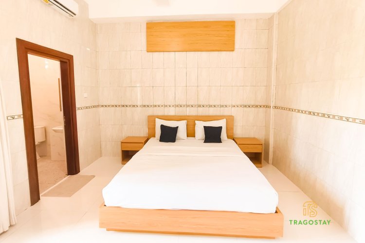Ground floor bedroom at Alit Tanah Lot house rental near Tanah Lot