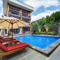 Pool umbrella at Pererenan Deluxe Room