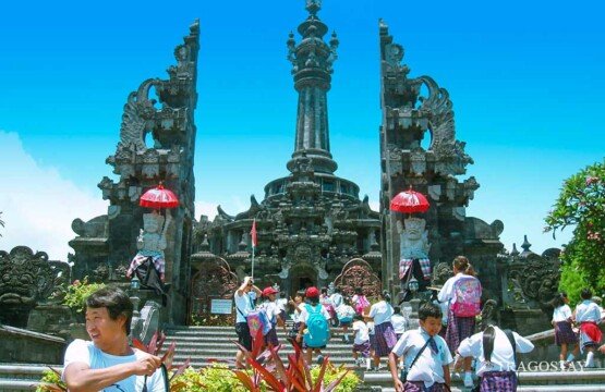 Local and international student visit at Bajra Sandhi Monument Bali tourist destinations.