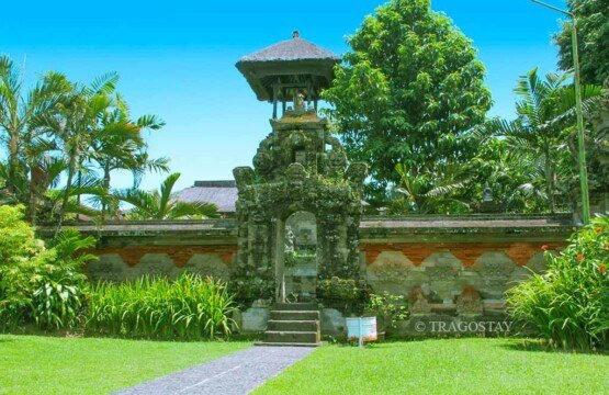 Bali Museum featured by iconic entrance gate with intricate Hindu-Balinese stone carvings.