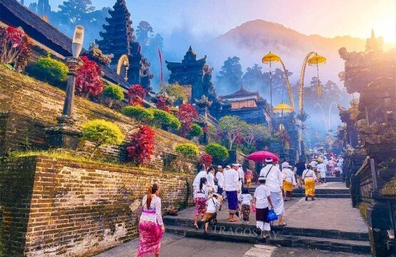 The stone stairs and gateway leading to the Pedarman Temple within the Besakih complex.