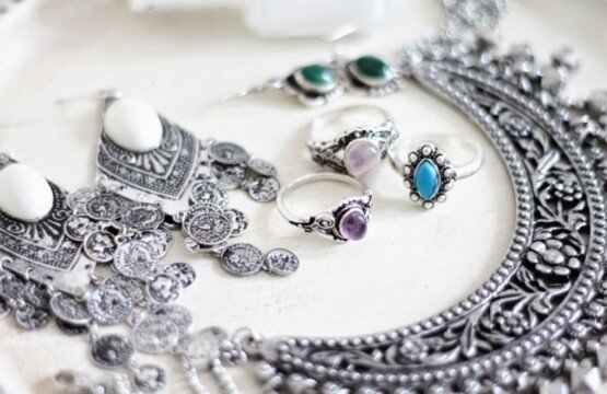 Celuk Village produces high quality silver products including earrings, necklaces, and brooches.