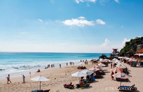 Dreamland Beach perfect for relaxation among the best Bali tourist attractions.
