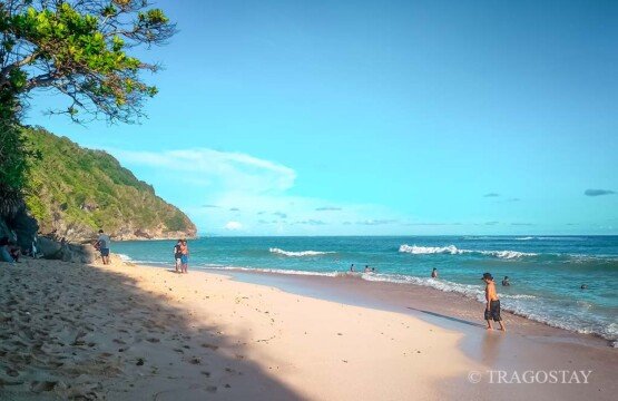 Great experience with a sunny day at Green Bowl Beach Bali under a clear blue sky.
