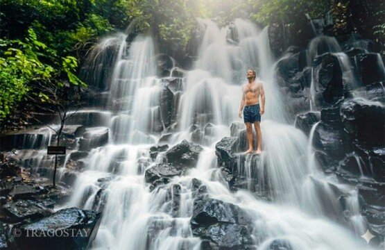 Iconic Kanto Lampo Waterfall featuring dramatic rock formations and white water.