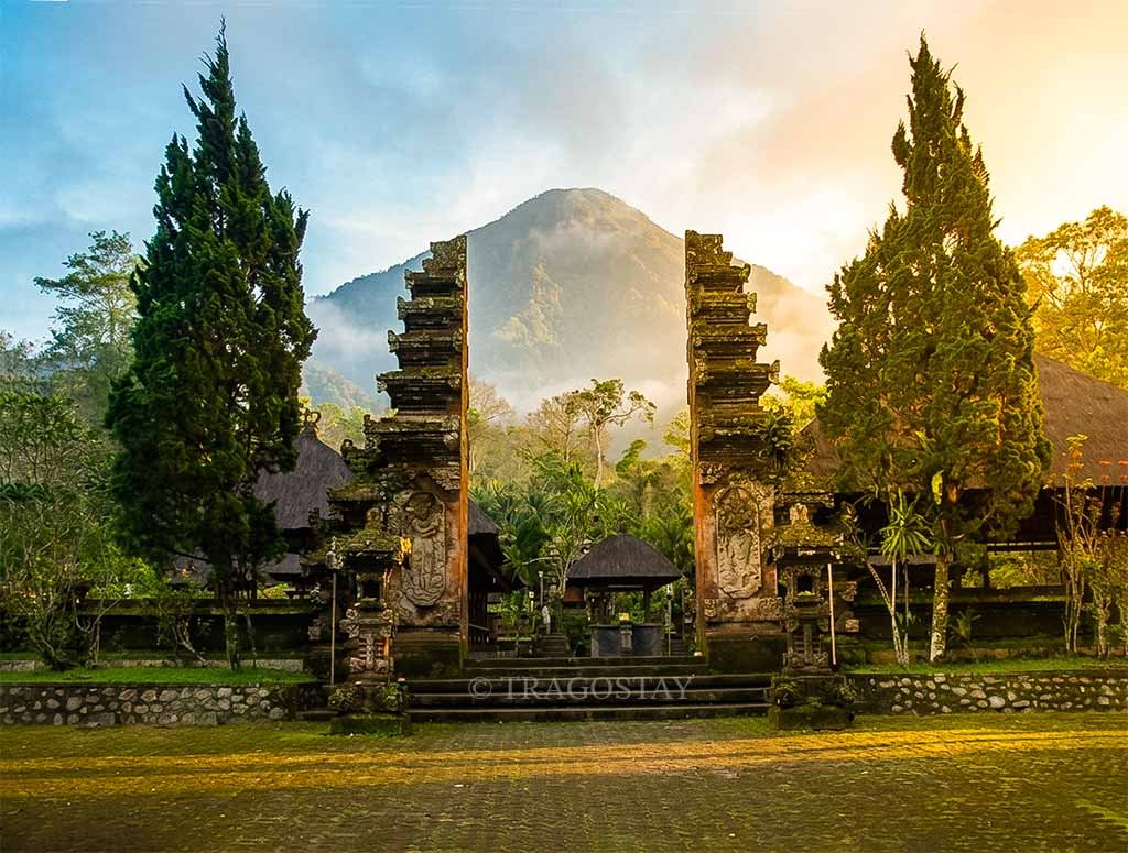Iconic split entrance gate at Pura Luhur Batukaru featuring classical stone carvings.