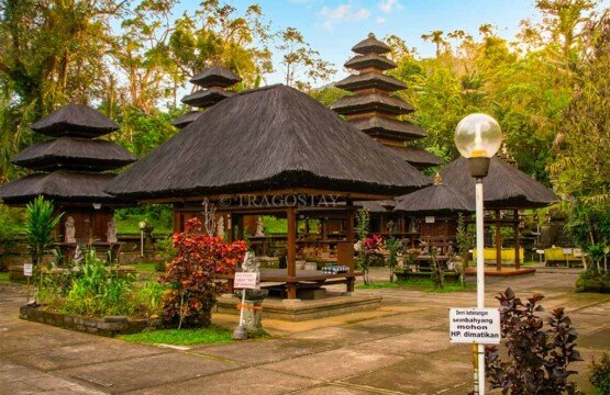 The sacred main area of Pura Luhur Batukaru featuring the seven-tiered Meru tower.