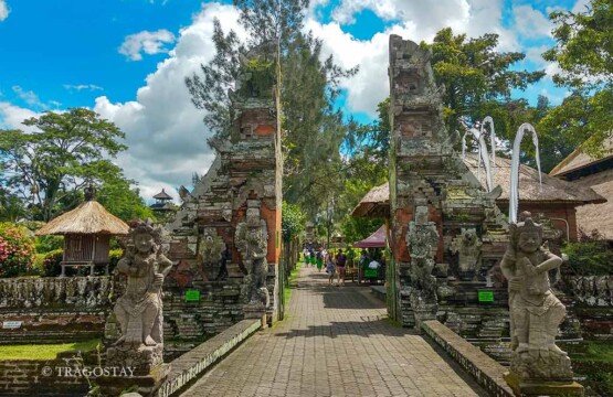 The grand entrance gate of Taman Ayun Temple, a top Bali tourist destination for cultural heritage.
