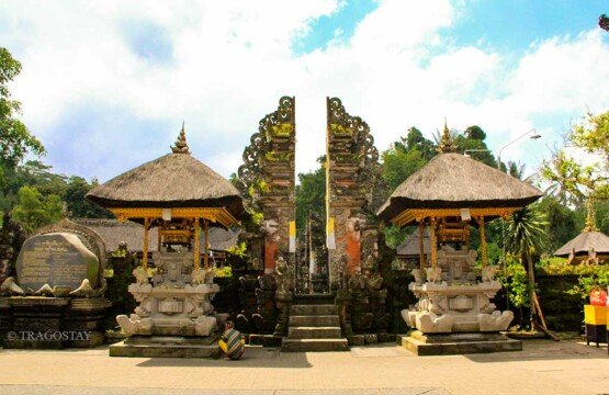 The iconic split entrance gate at Tirta Empul Temple Bali, a popular photography spot.