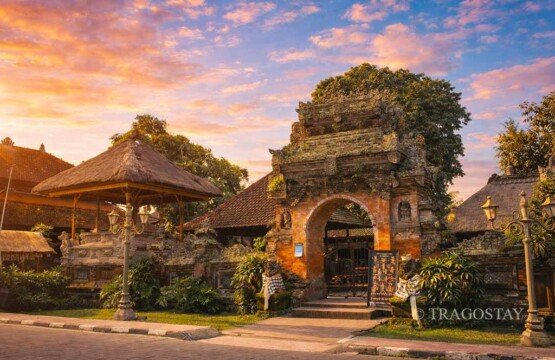 Ubud Royal Palace Puri Saren afternoon vibes with warm golden sunlight.