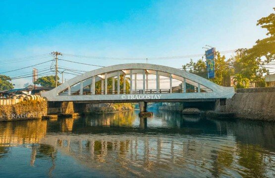 An old historical iron and stone bridge built during the Dutch colonial era, still standing strong at Ex-Buleleng Harbour.