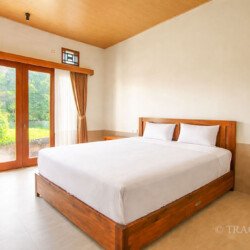 Elegant and minimalist bedroom in a Bali home rental