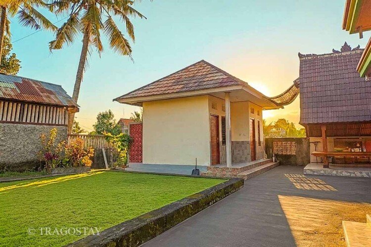 Warm afternoon vibes in a tropical Bali home rental